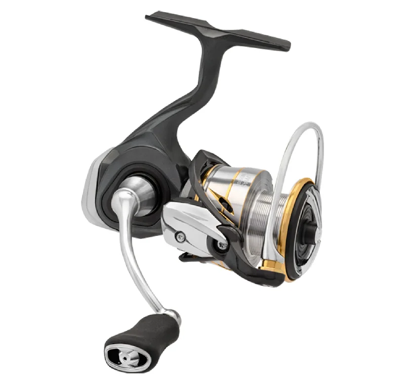 Fishing rod saltwater-Daiwa 20 Luvias LT Spin Reel